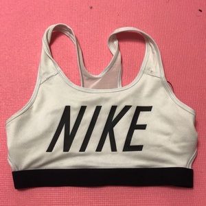 sports bra